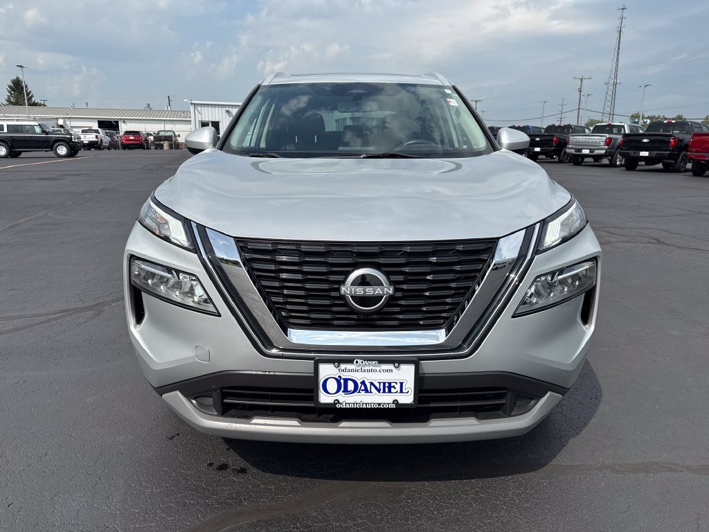 Used 2023 Nissan Rogue SV w/ SV Premium B Package AWD/4WD image 4