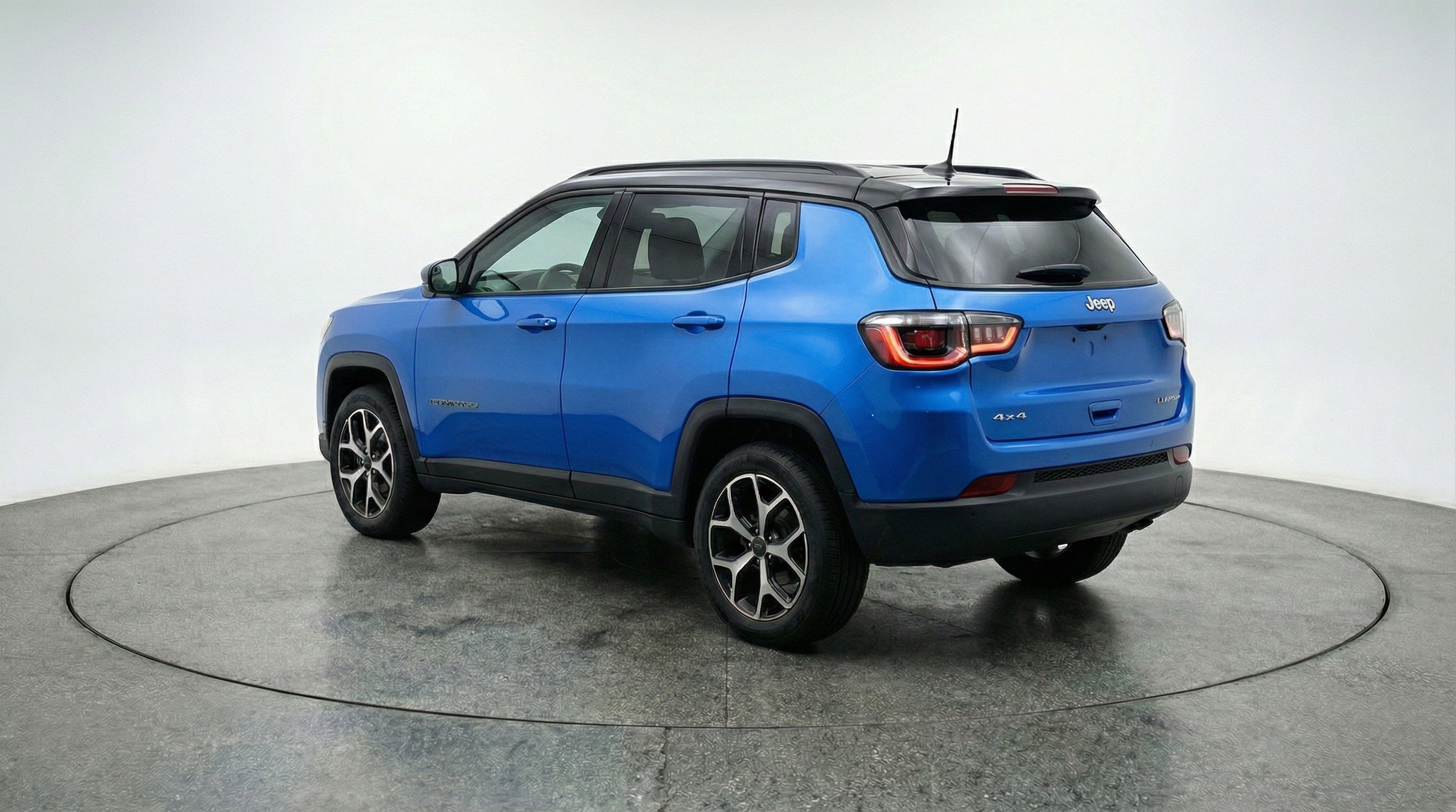 Used 2025 Jeep Compass Limited AWD/4WD image 6