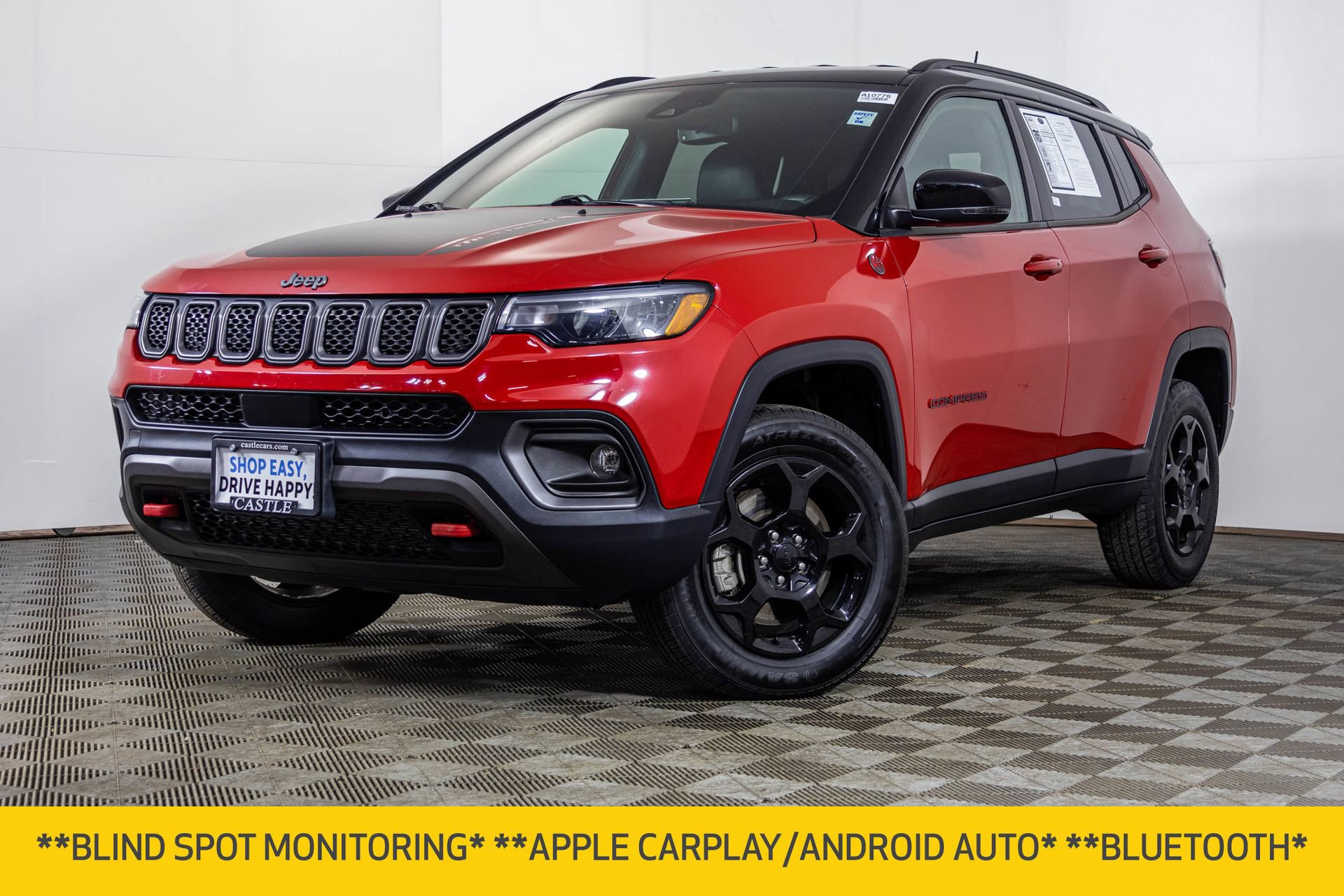 Used 2023 Jeep Compass Trailhawk image 2