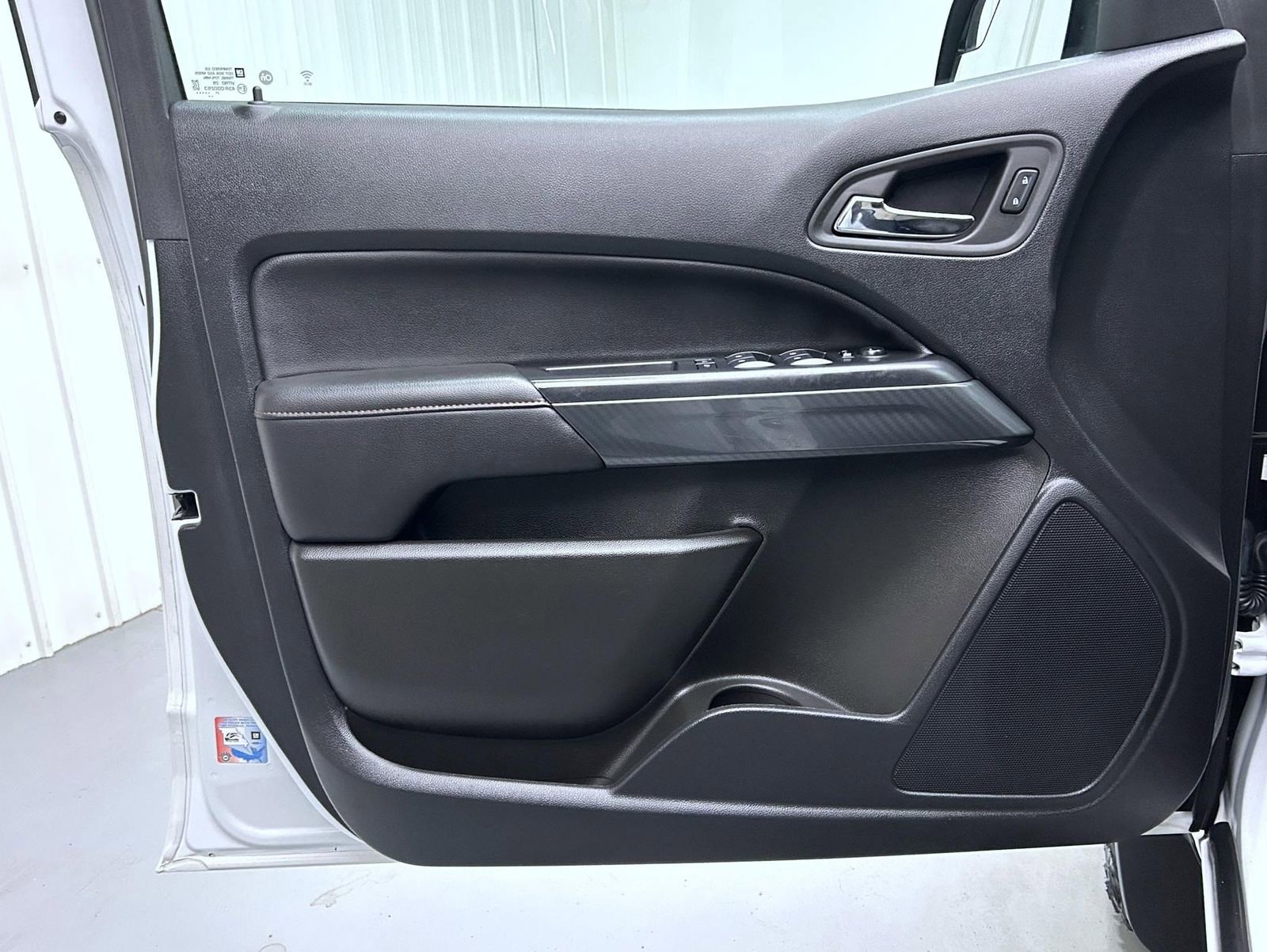 Used 2022 GMC Canyon AT4 w/ Trailering Package image 9