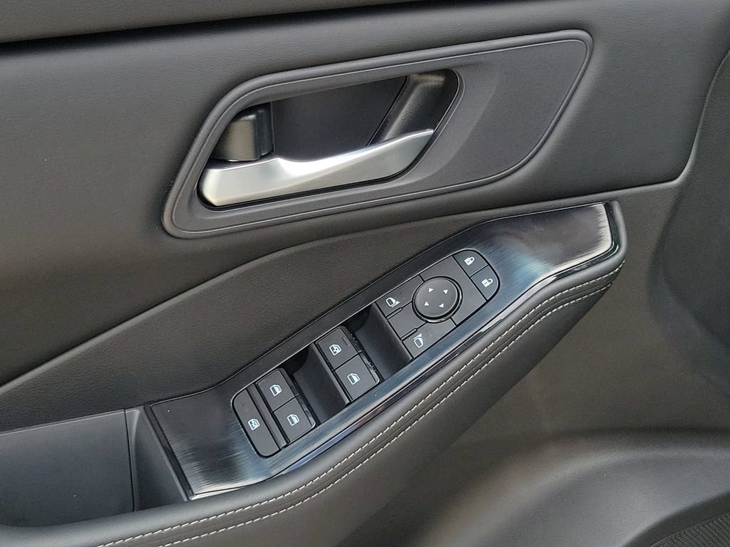 New 2026 Nissan Rogue SV FWD image 22