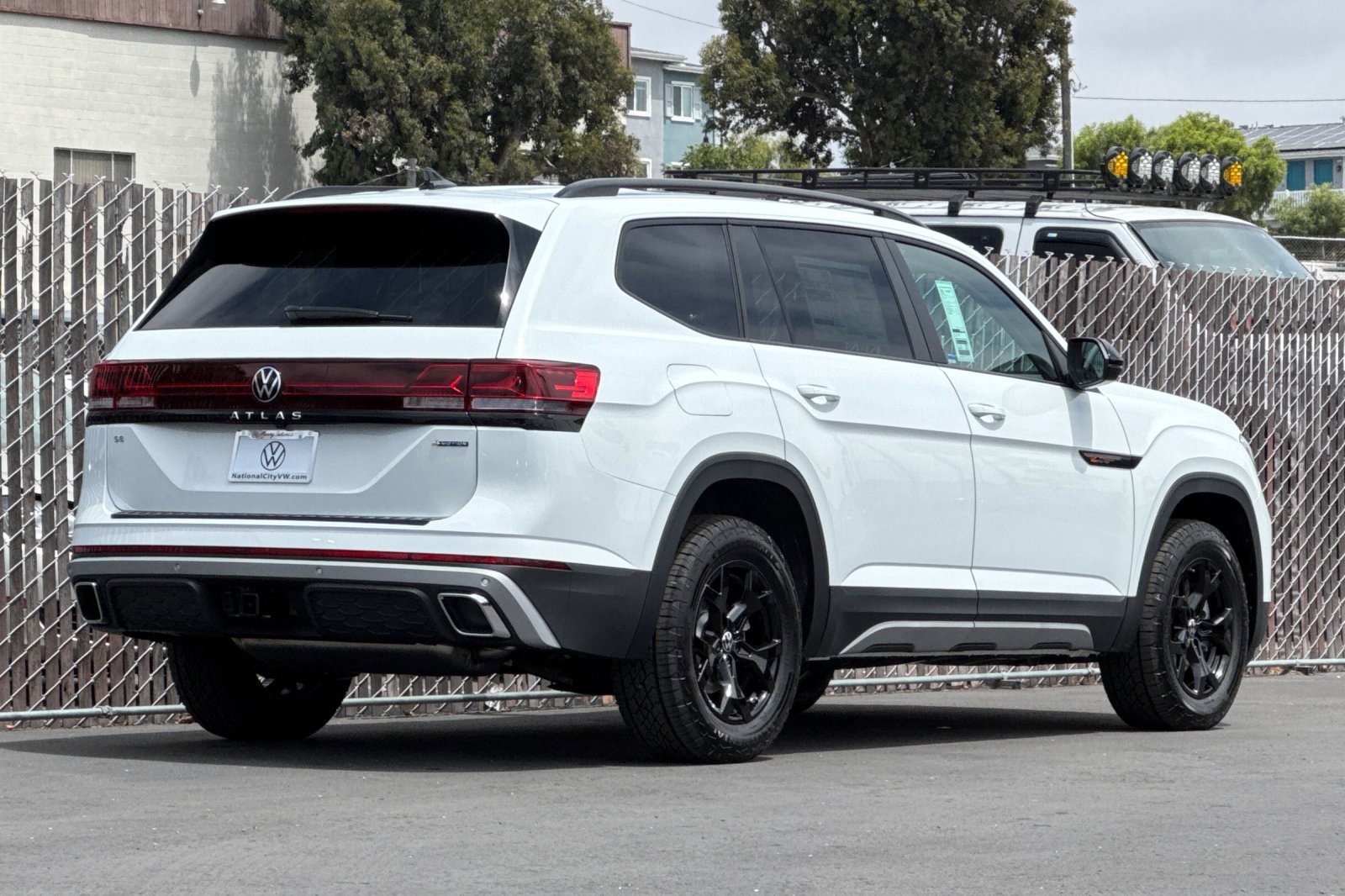 New 2025 Volkswagen Atlas Peak Edition SE image 5