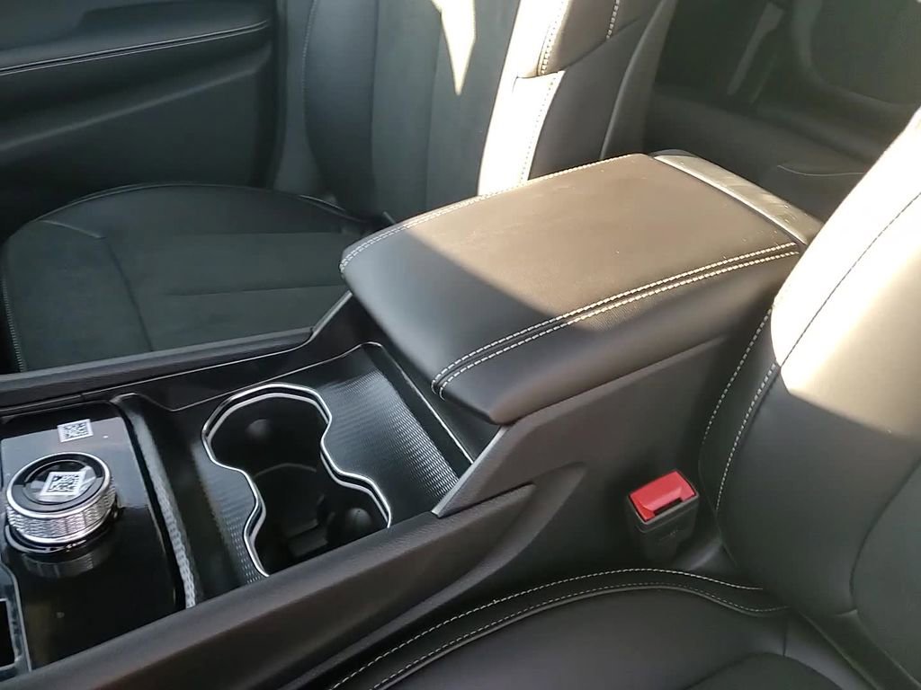 New 2025 Jeep Grand Cherokee L Altitude image 19