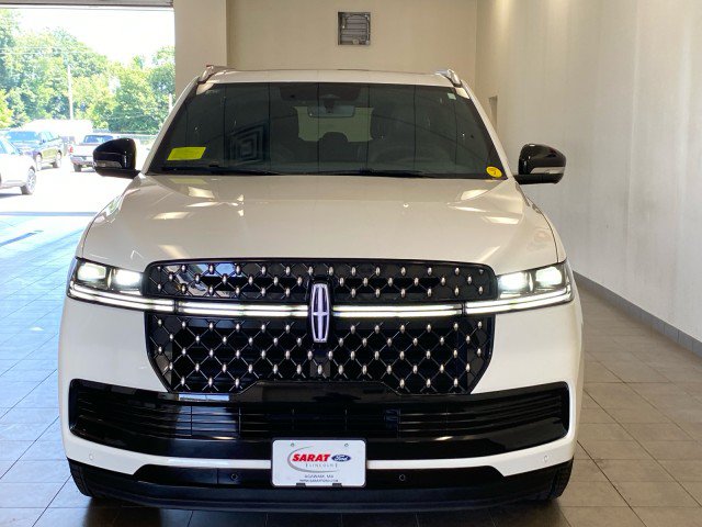 New 2027 Lincoln Navigator L Black Label AWD/4WD image 3