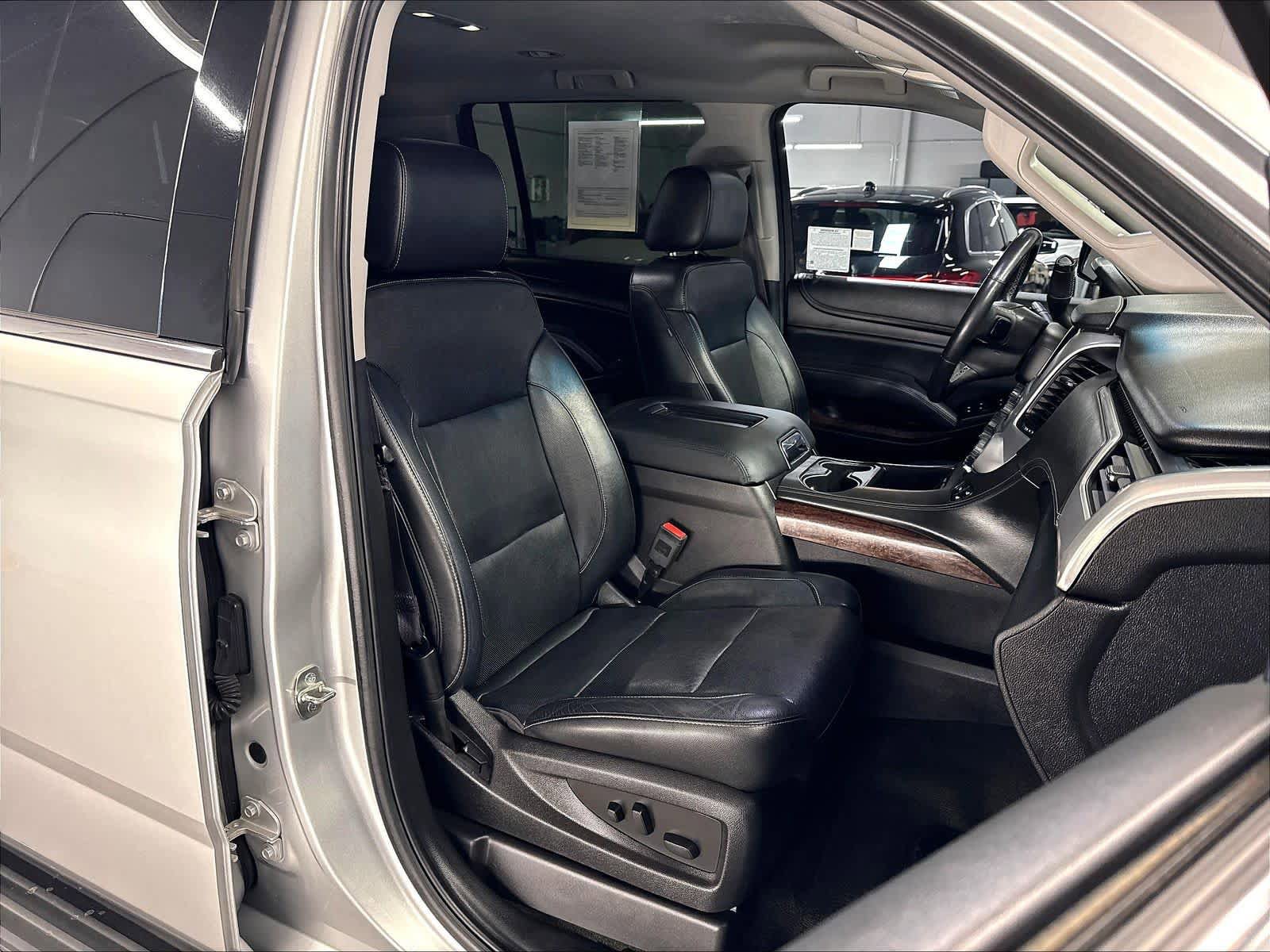 Used 2017 GMC Yukon XL SLT AWD/4WD image 10
