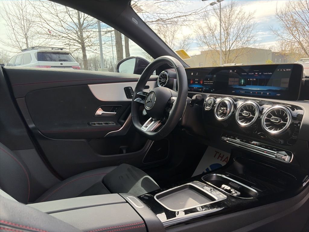 Used 2025 Mercedes-Benz CLA 35 AMG 4MATIC image 29