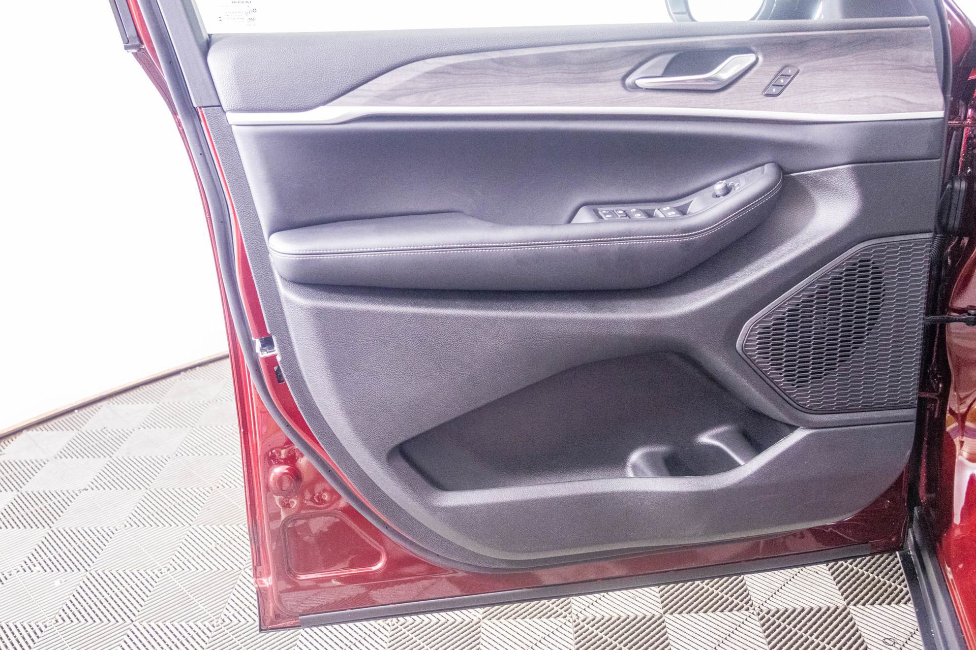 New 2025 Jeep Grand Cherokee Limited image 15