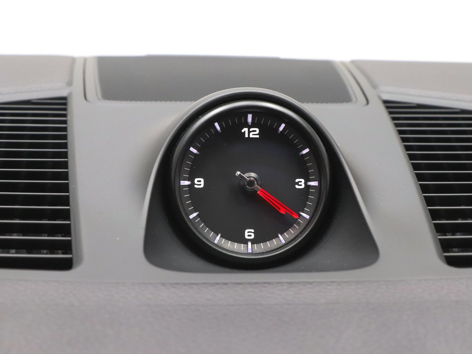 Used 2023 Porsche Cayenne Platinum Edition image 22