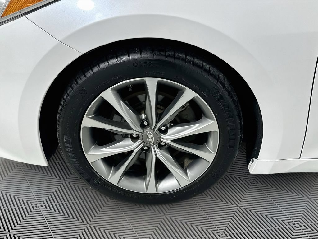 Used 2017 Hyundai Azera FWD image 25