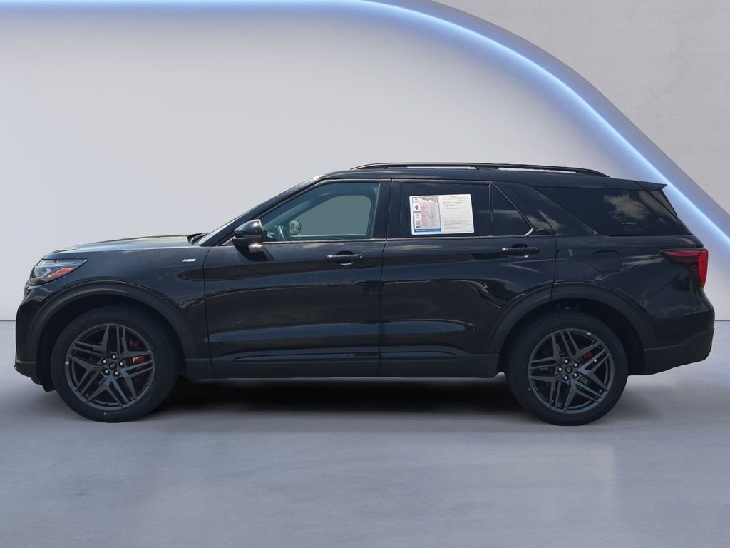 Used 2025 Ford Explorer ST-Line w/ ST-Line Street Pack AWD/4WD image 2