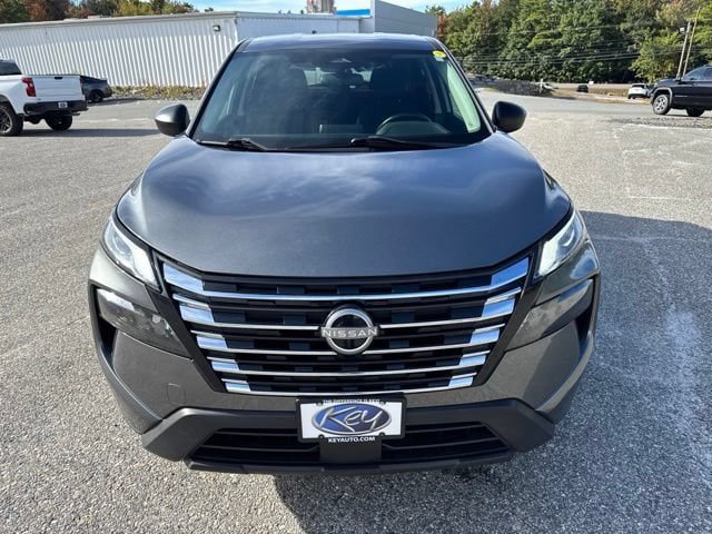 Used 2024 Nissan Rogue S AWD/4WD image 9