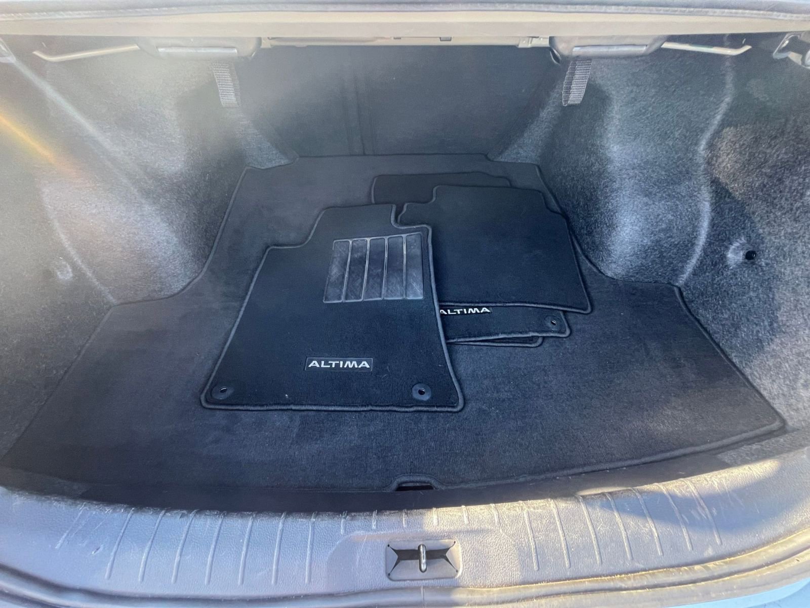 Used 2024 Nissan Altima 2.5 SV image 31