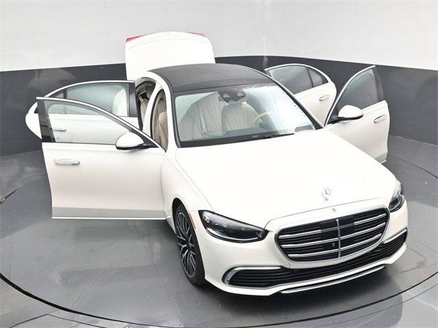 Used 2022 Mercedes-Benz S 580 4MATIC Sedan w/ Rear Seat Package image 61