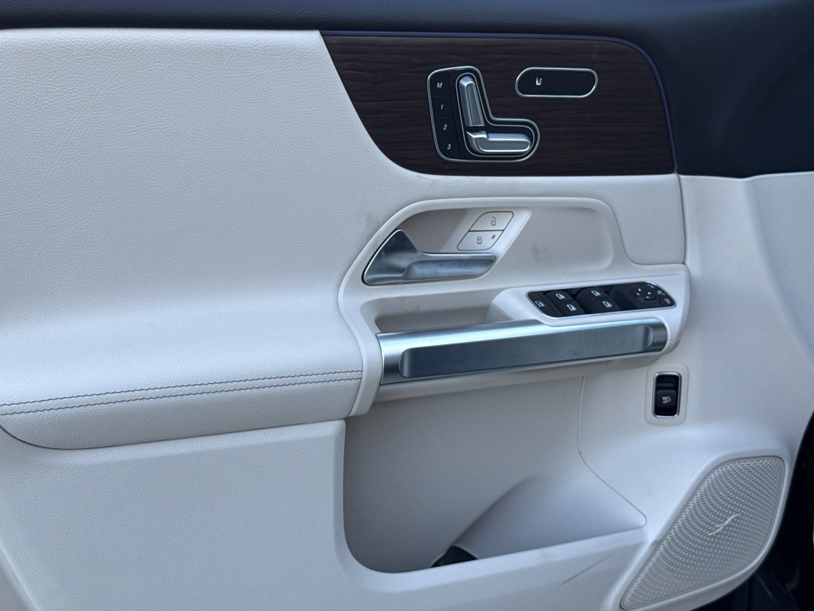 New 2026 Mercedes-Benz GLB 250 4MATIC image 15