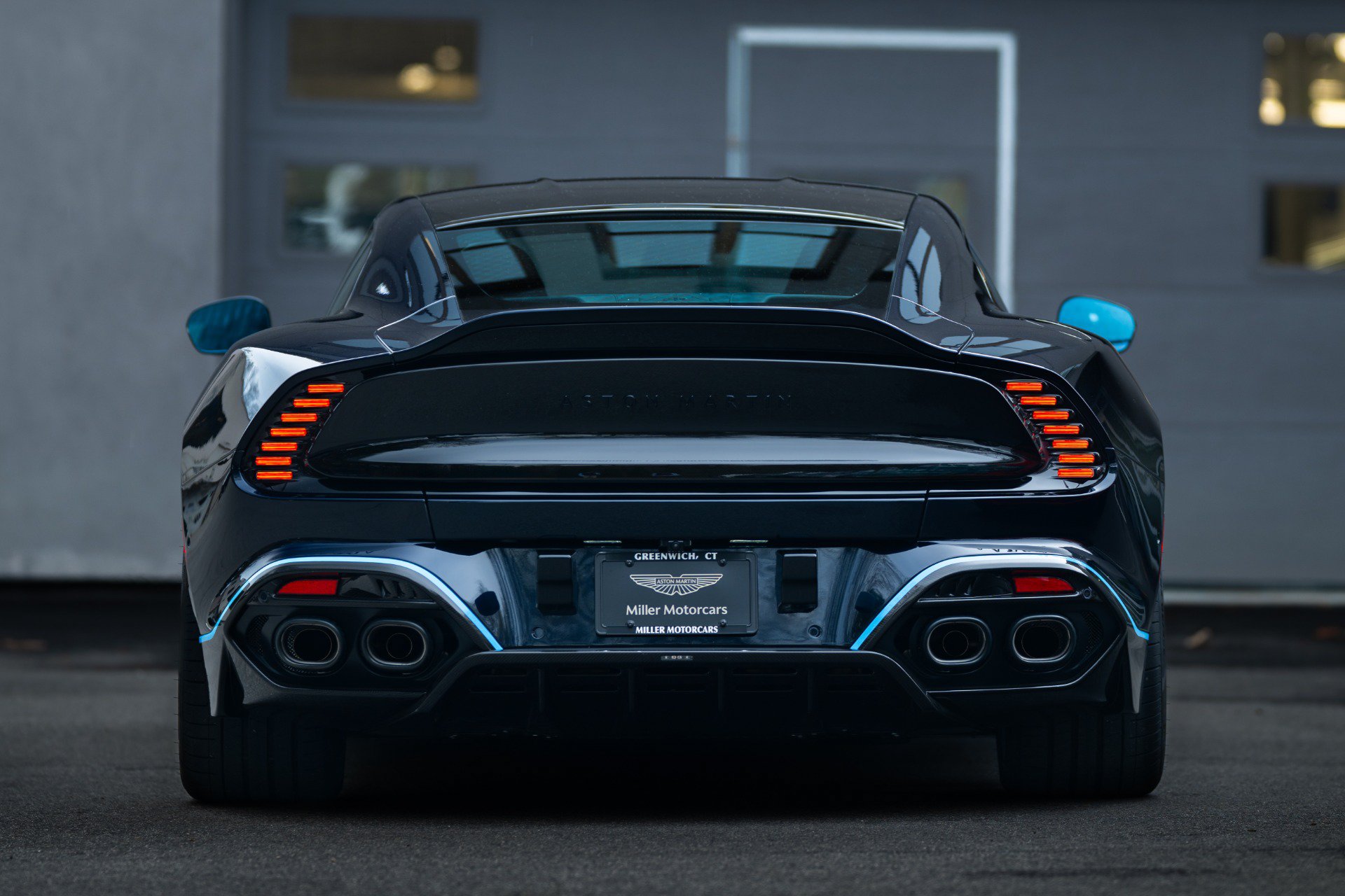 Used 2025 Aston Martin Vanquish RWD image 41