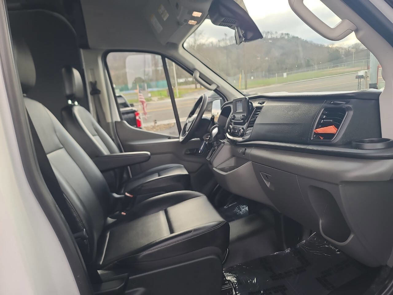 Used 2023 Ford Transit 250 250 3dr SWB Medium Roof Cargo w/ Load Area Protection Package image 18