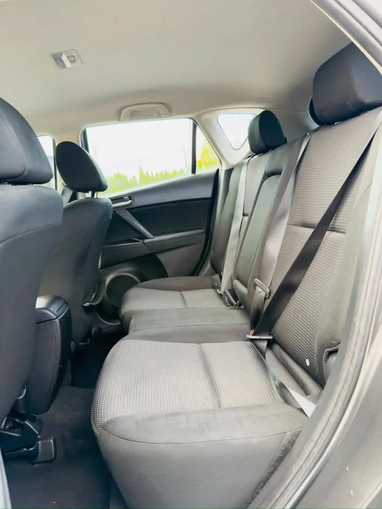 Used 2013 MAZDA MAZDA3 i Touring FWD image 10