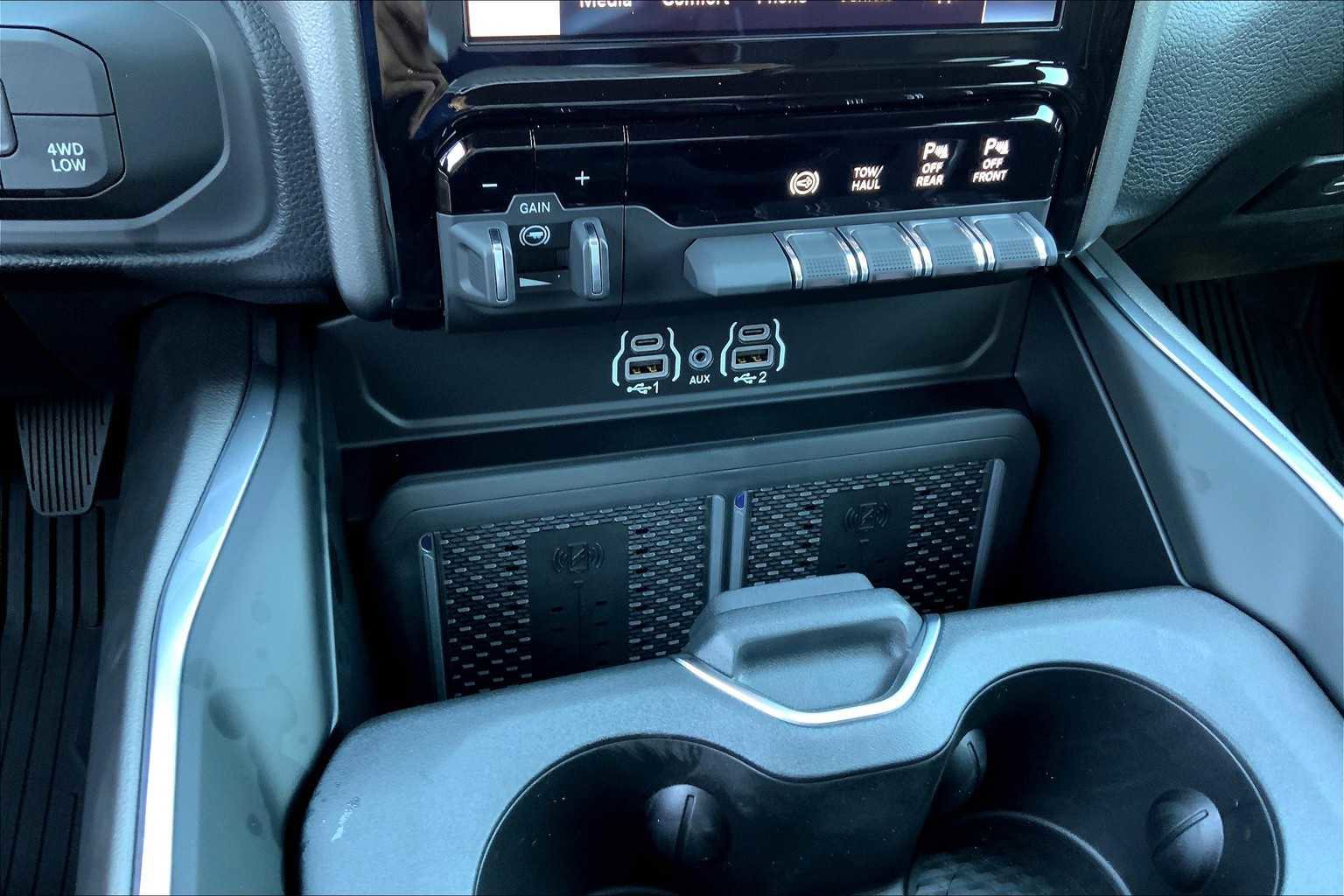 New 2026 RAM 2500 Laramie w/ Sport Appearance Package image 15