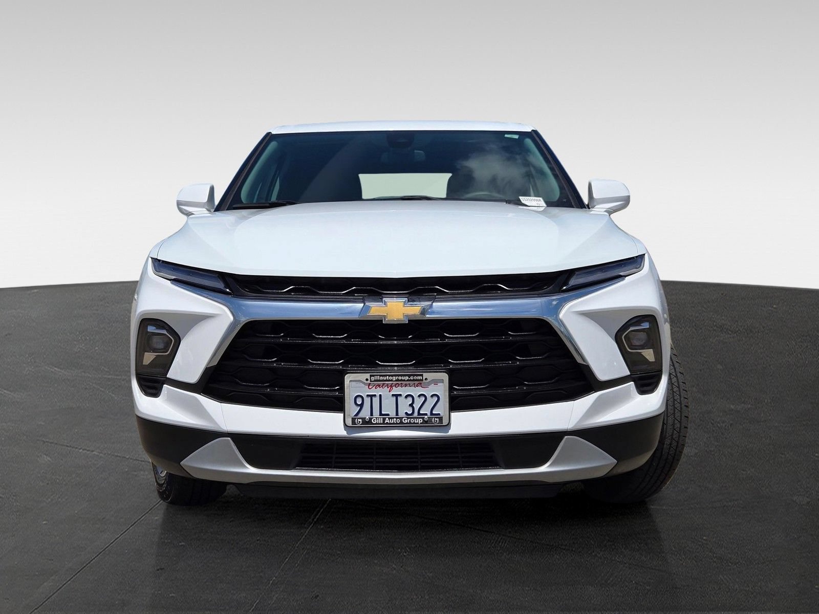 Used 2025 Chevrolet Blazer LT AWD/4WD image 2