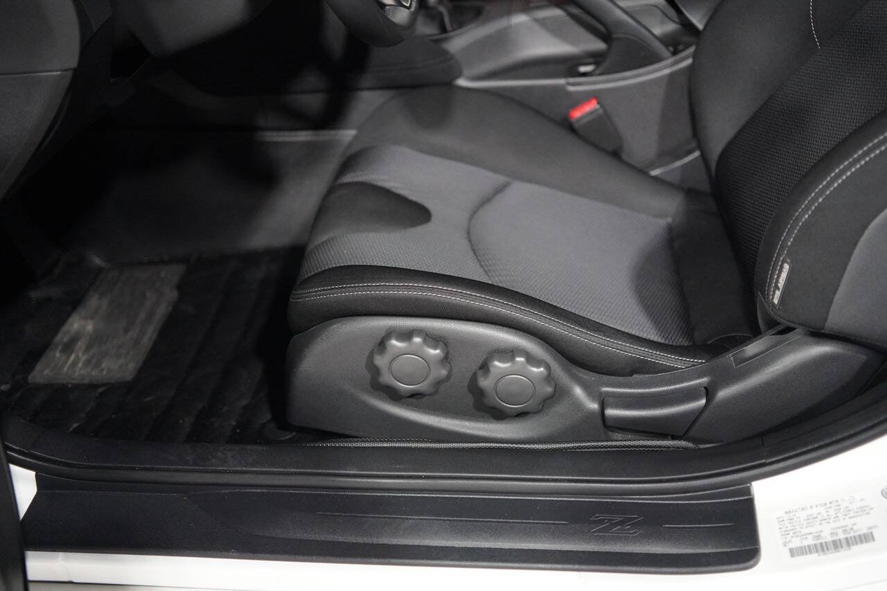 Used 2025 Nissan Z Sport w/ Floor Mat Package RWD image 70