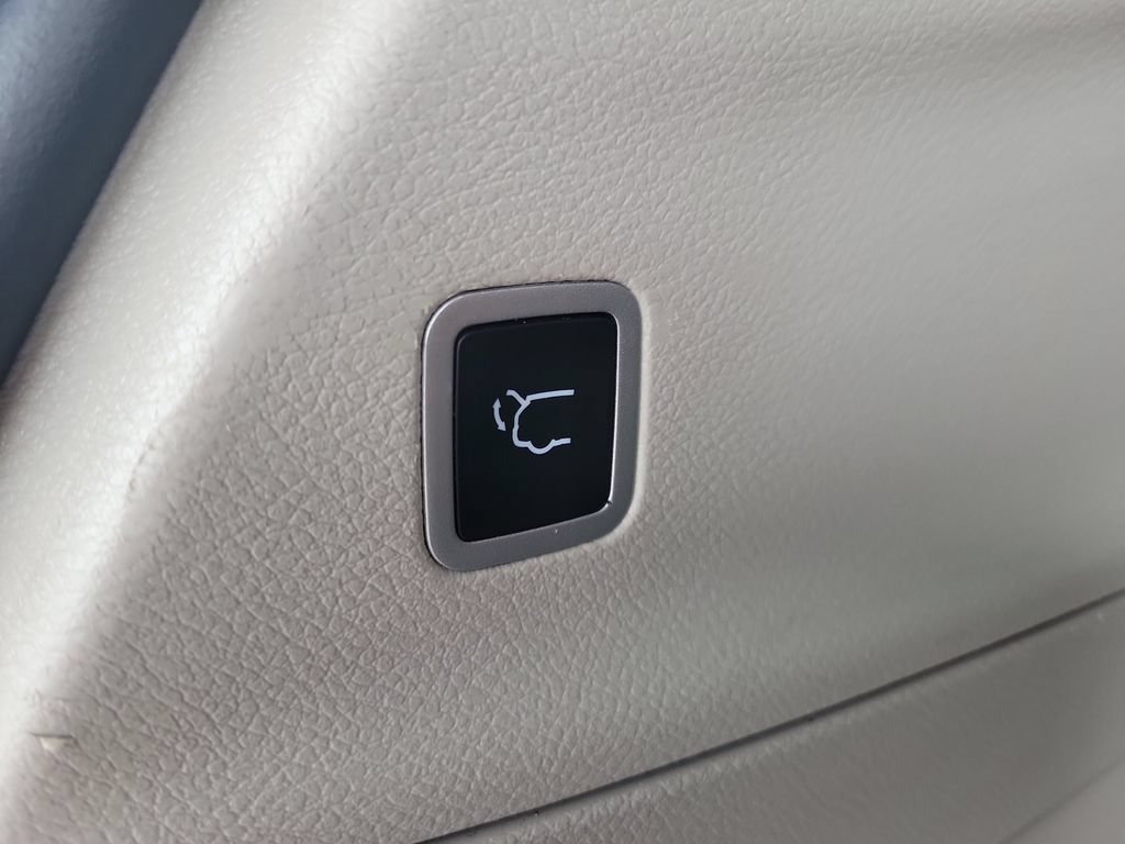Used 2022 Chrysler Pacifica Touring-L FWD image 7