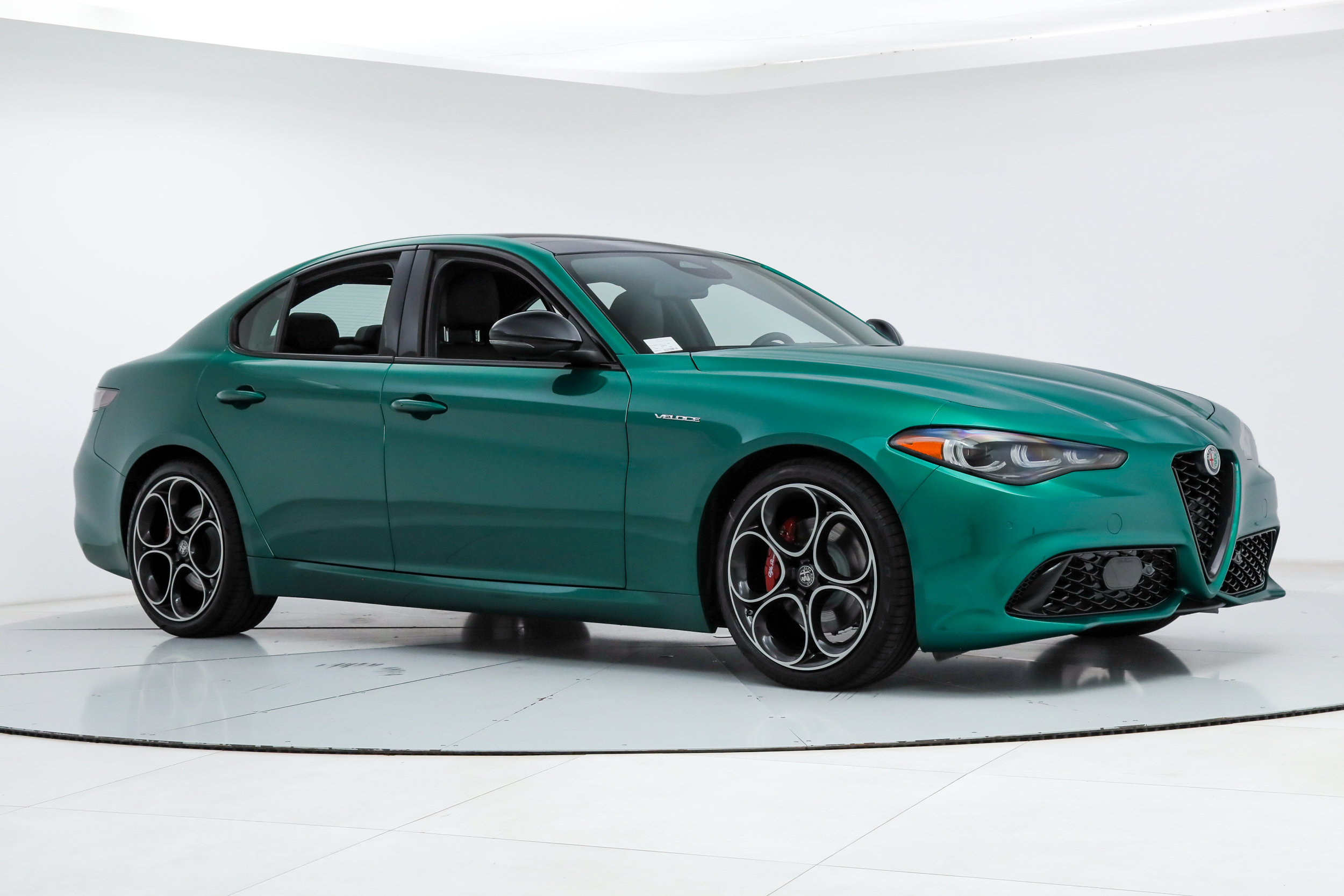 New 2026 Alfa Romeo Giulia w/ Driving Assist Package RWD image 7