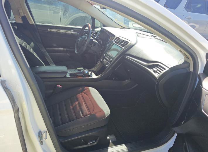 Used 2019 Ford Fusion SE FWD image 8