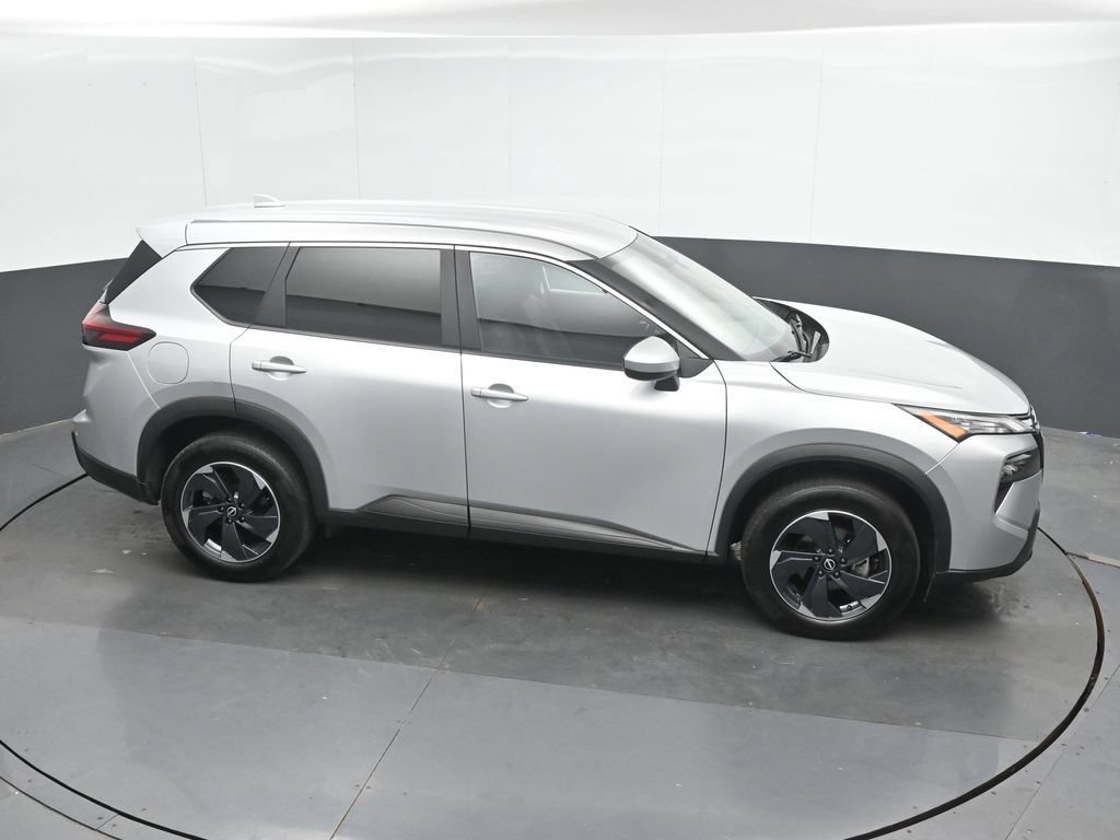 Used 2025 Nissan Rogue SV AWD/4WD image 33