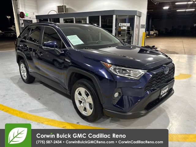 Used 2019 Toyota RAV4 XLE w/ Carpet Mat Package AWD/4WD image 4