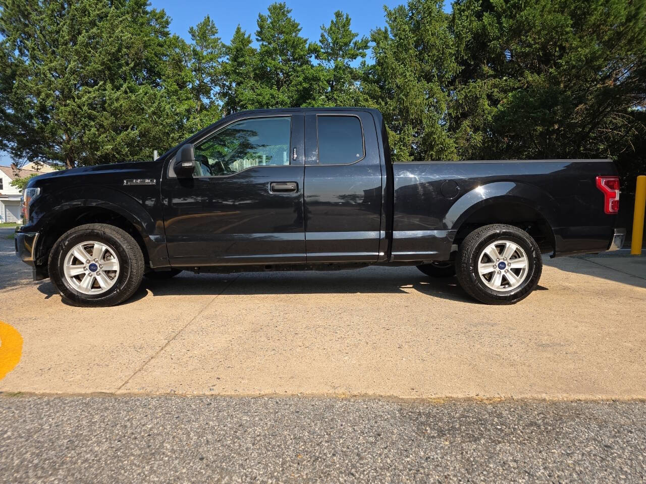 Used 2019 Ford F150 XLT w/ Equipment Group 301A Mid image 2