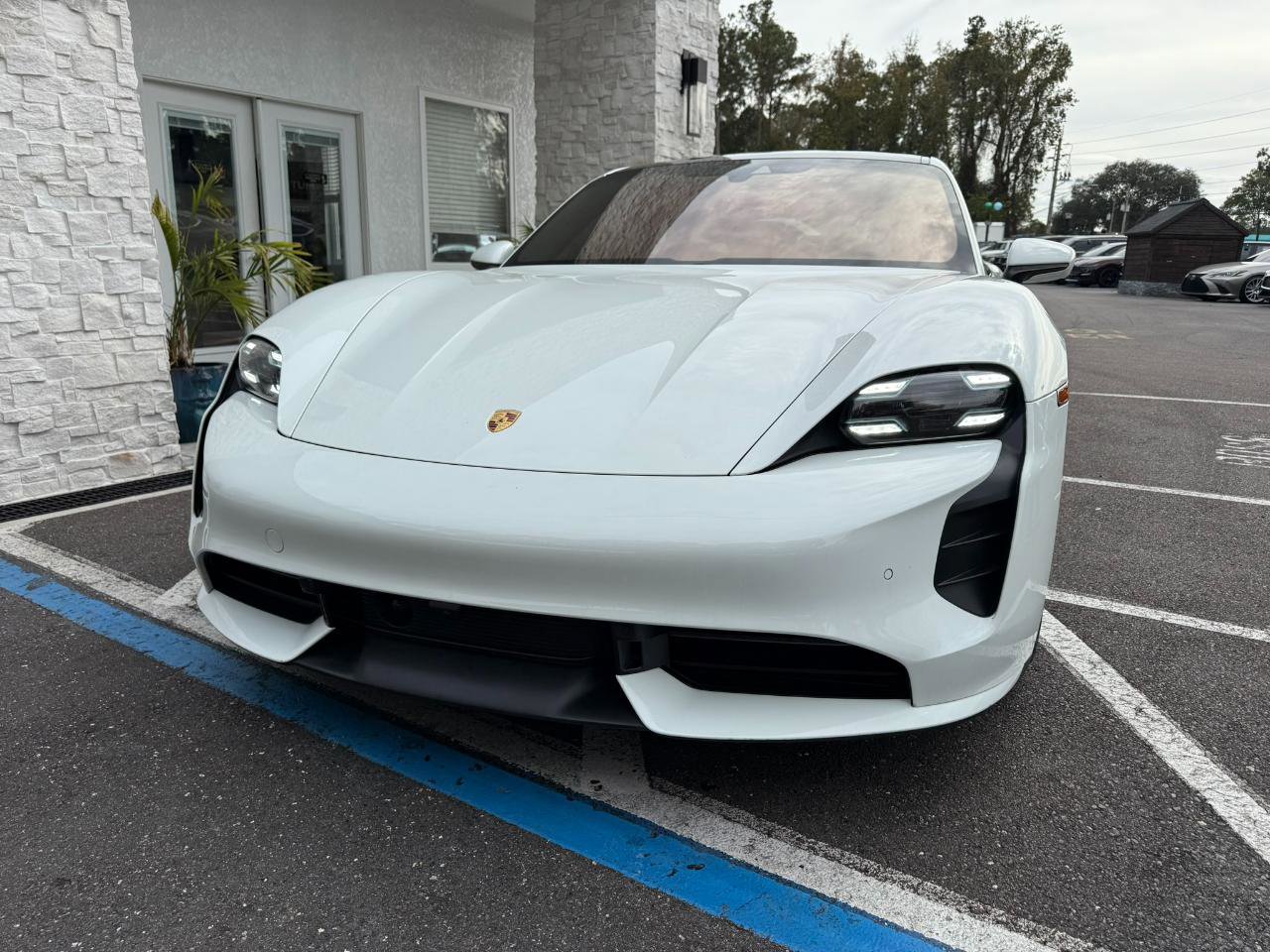 Used 2020 Porsche Taycan AWD/4WD image 11