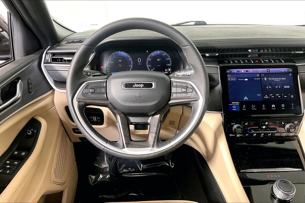 Used 2024 Jeep Grand Cherokee Limited image 5