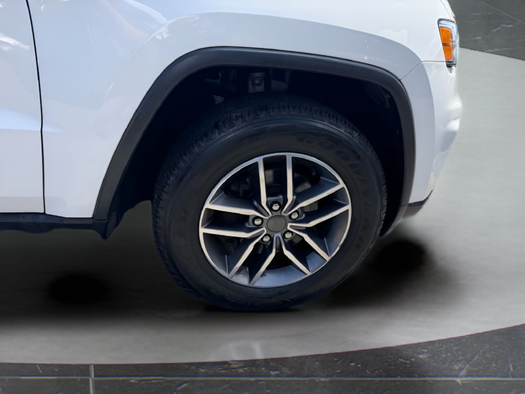 Used 2020 Jeep Grand Cherokee Laredo w/ Quick Order Package 2BN North AWD/4WD image 14
