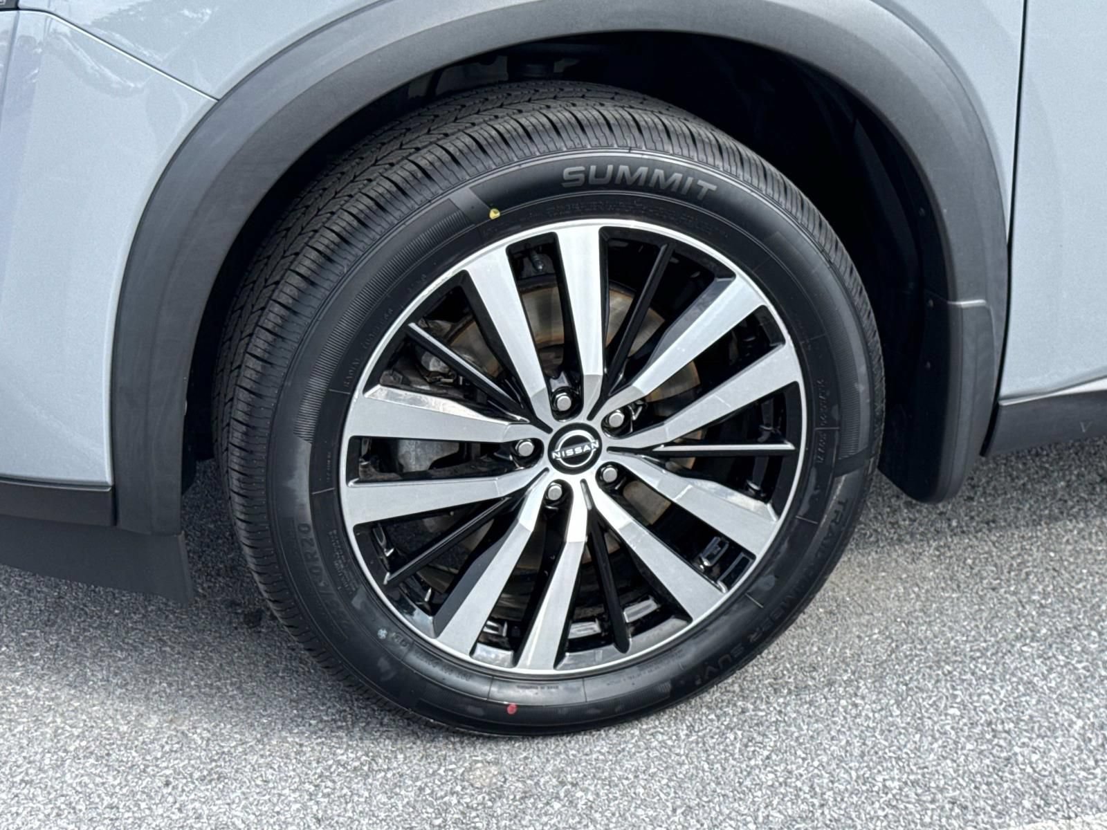 Used 2023 Nissan Pathfinder Platinum AWD/4WD image 7