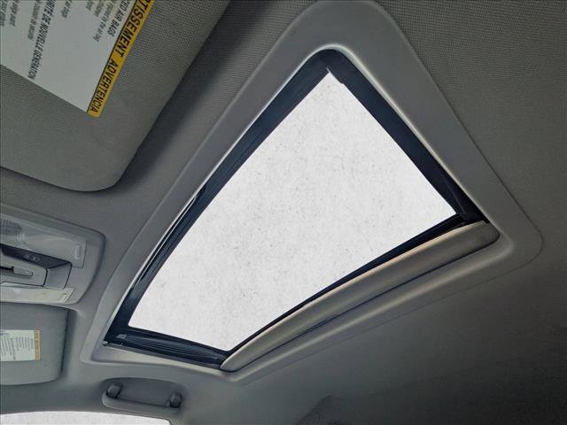 Used 2015 Toyota Sienna XLE image 15