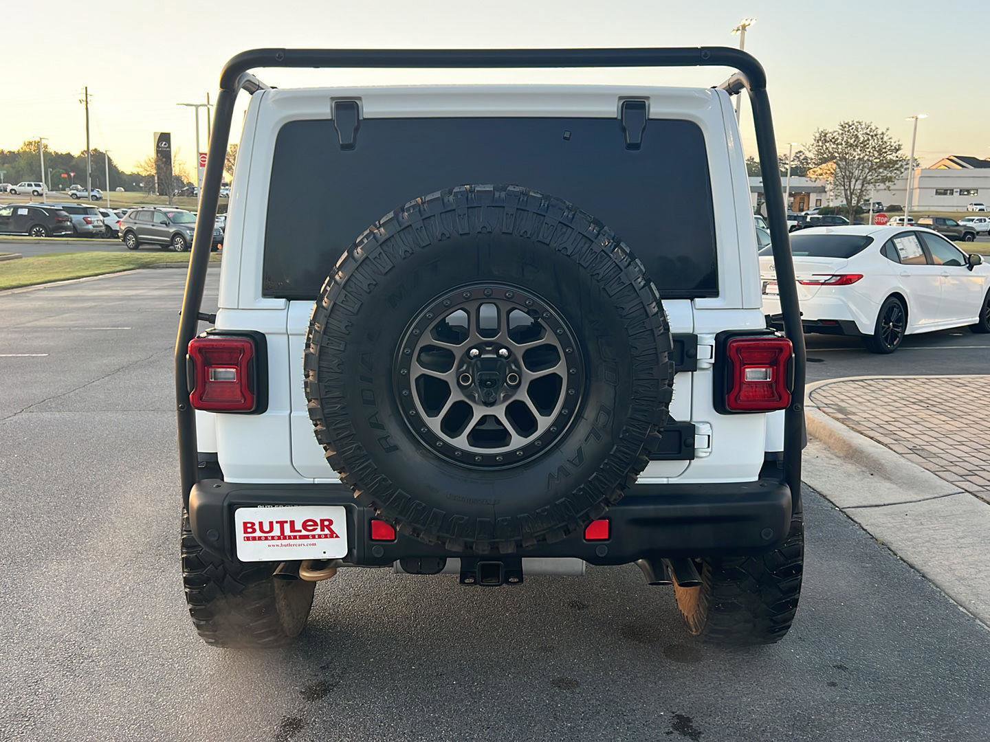 Used 2022 Jeep Wrangler Unlimited Rubicon w/ Xtreme Recon 35" Tire Package image 5