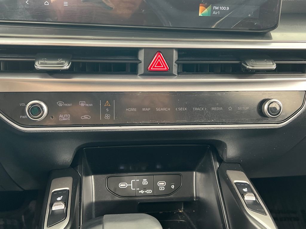 Used 2025 Kia Sorento S image 20