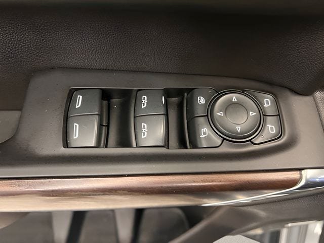 Used 2020 GMC Sierra 1500 SLT w/ SLT Premium Plus Package AWD/4WD image 14