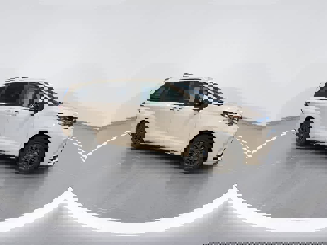 Used 2025 Toyota Sienna XSE w/ XSE Premium Package image 2