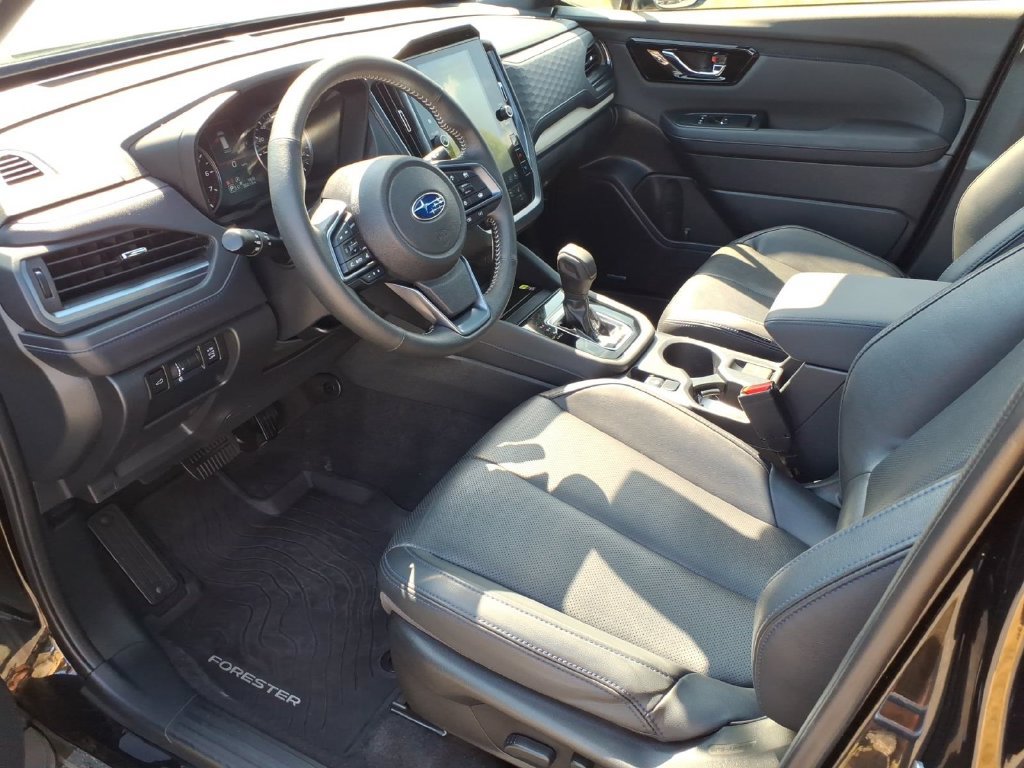 Used 2025 Subaru Forester Limited AWD/4WD image 13