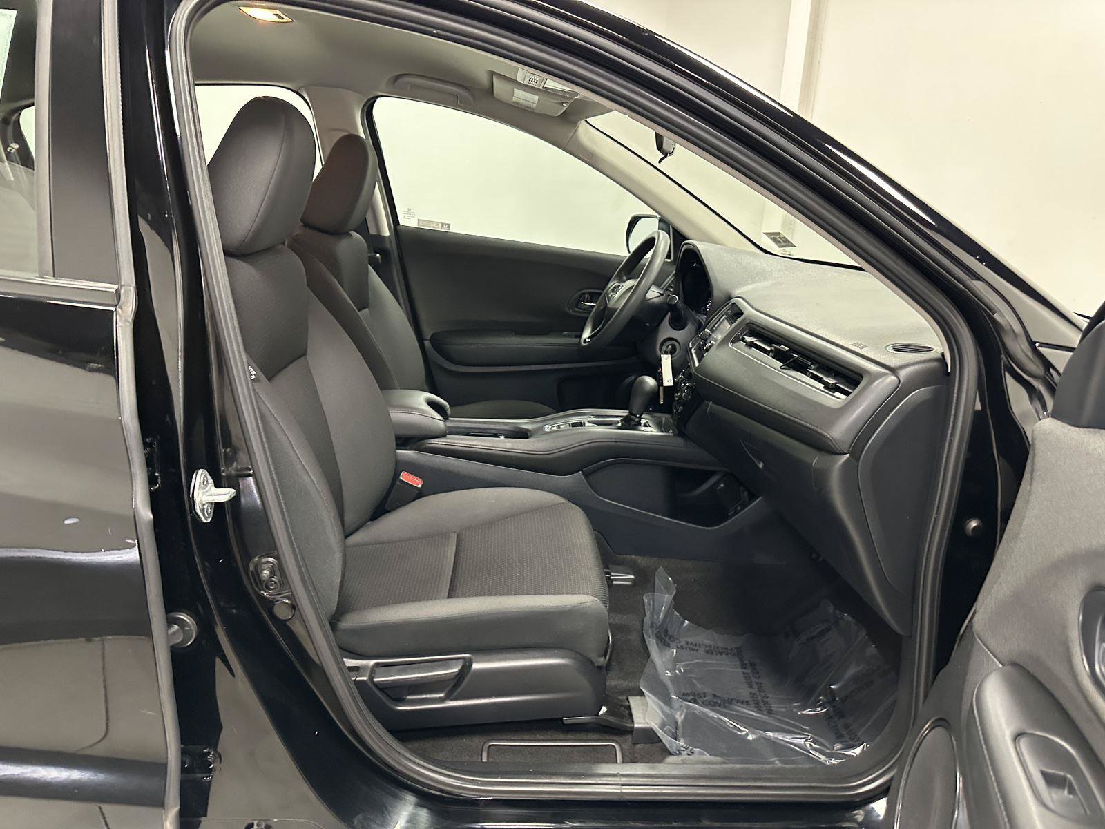 Certified 2022 Honda HR-V LX image 38