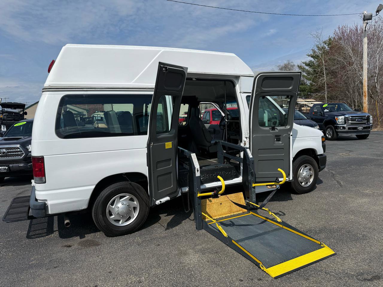 Used 2012 Ford E-250 and Econoline 250 w/ PWR Group RWD image 4