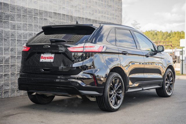 Certified 2022 Ford Edge SE w/ Black Appearance Package image 6