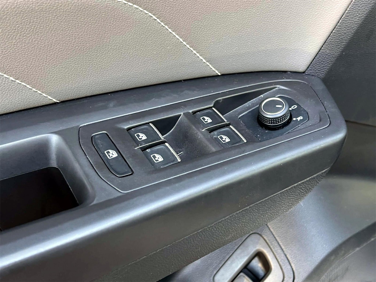 Used 2023 Volkswagen Atlas Cross Sport SE image 22