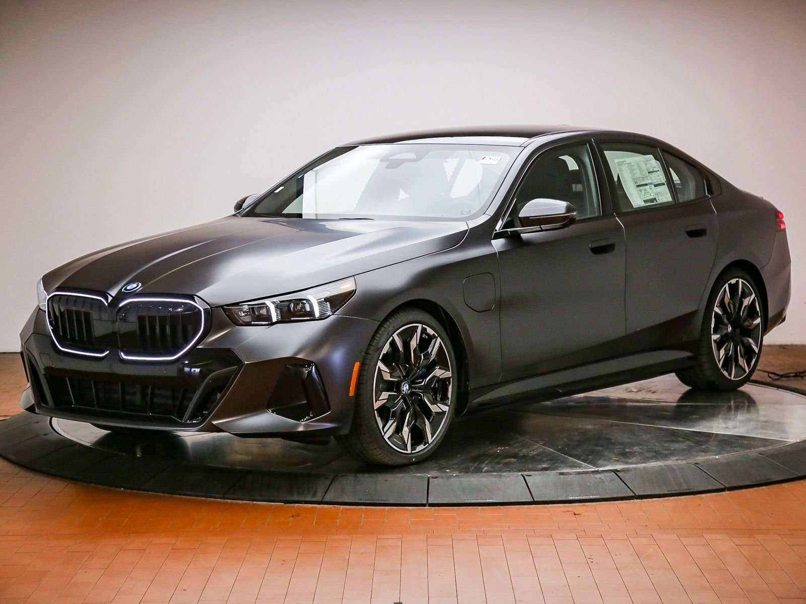 New 2027 BMW 550e xDrive