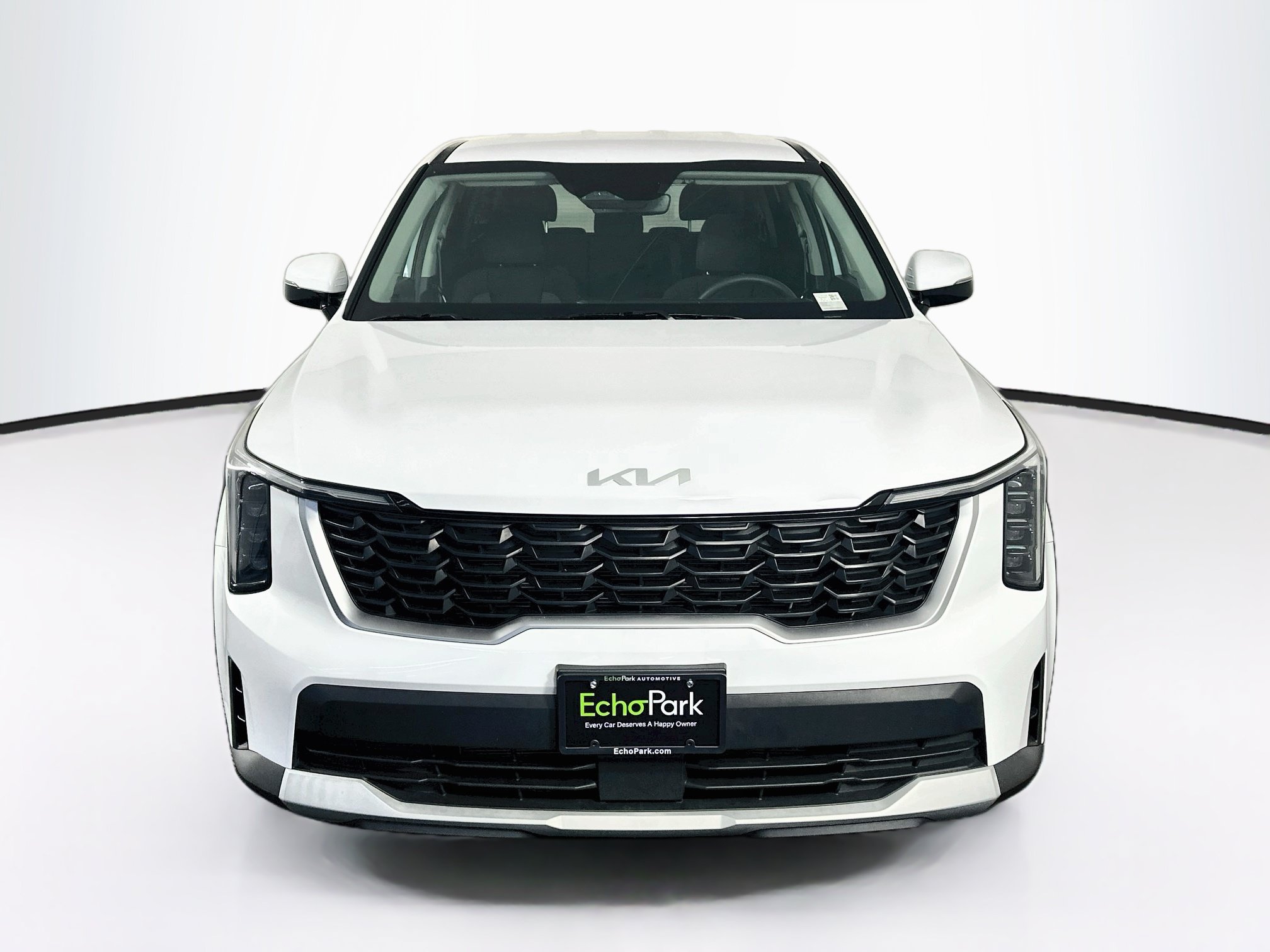 Used 2025 Kia Sorento LX FWD image 2