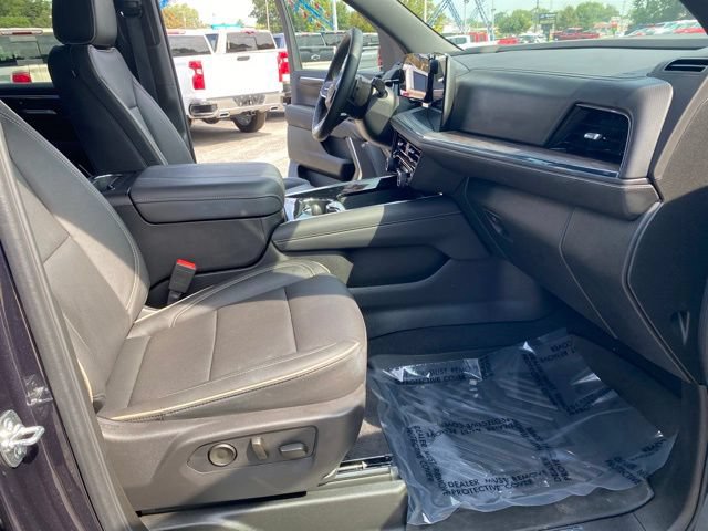 Used 2025 Chevrolet Tahoe Premier AWD/4WD image 41