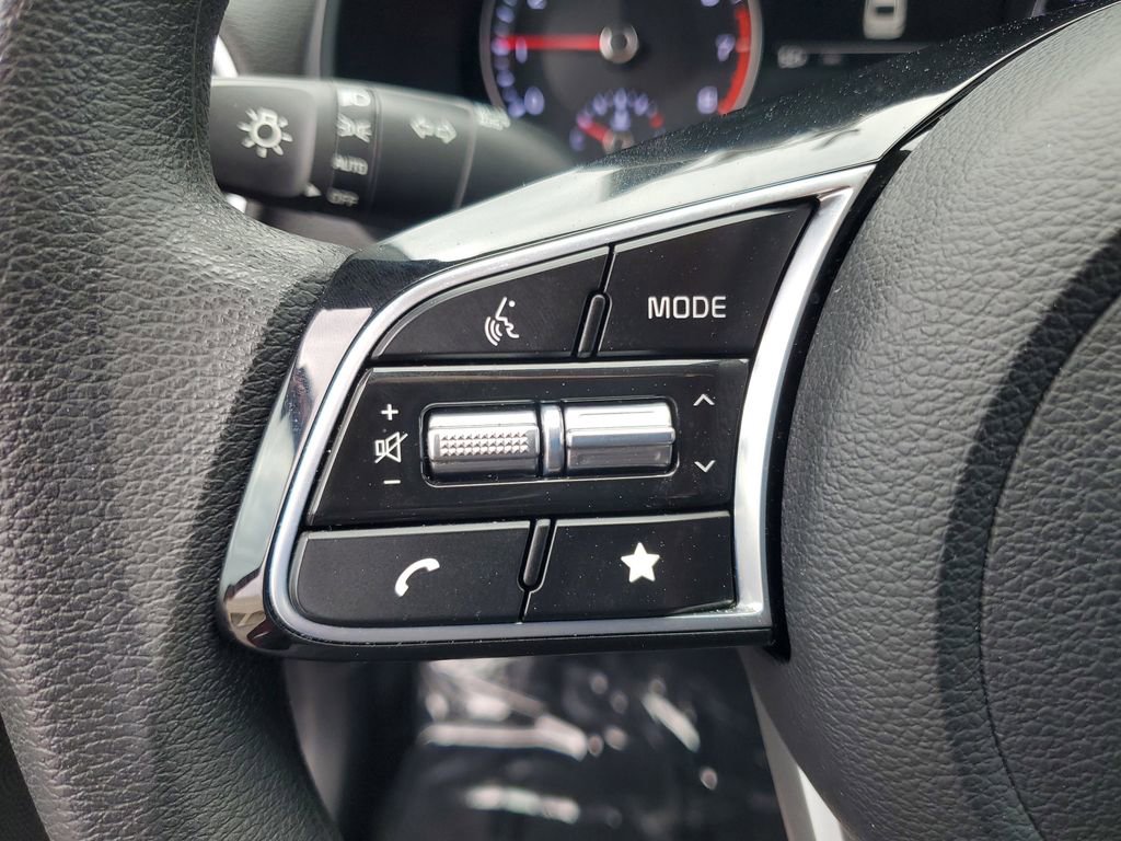 Used 2023 Kia Forte LXS image 11