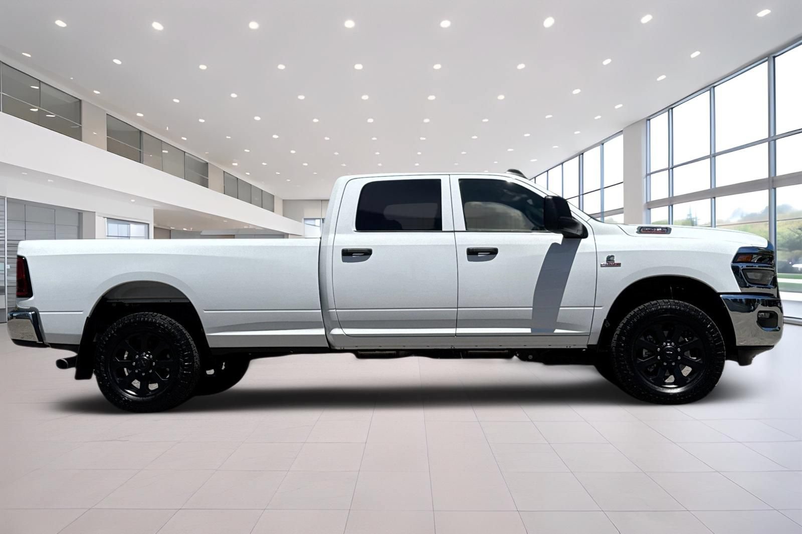 Used 2026 RAM 3500 Tradesman w/ Chrome Appearance Group A AWD/4WD image 3