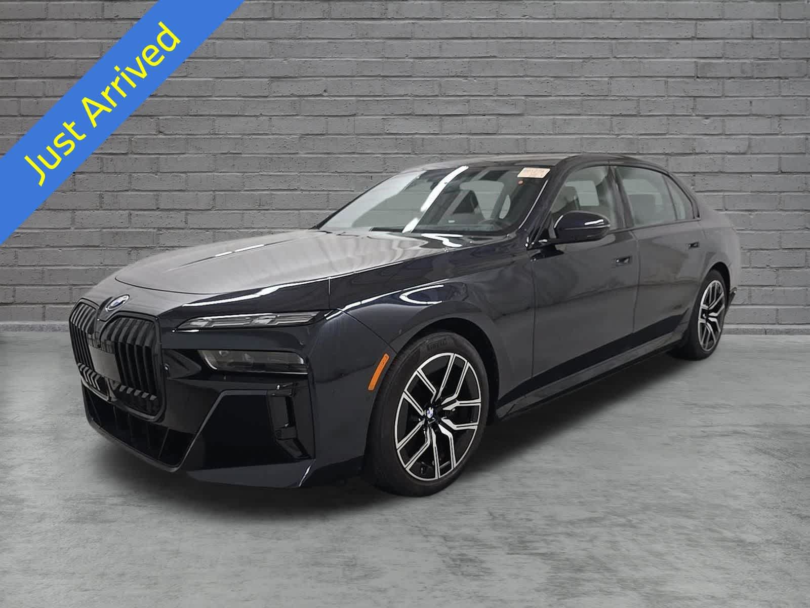 Used 2024 BMW i7 xDrive60 w/ Executive Package AWD/4WD video 1